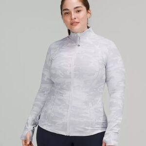 Lululemon Define size 8